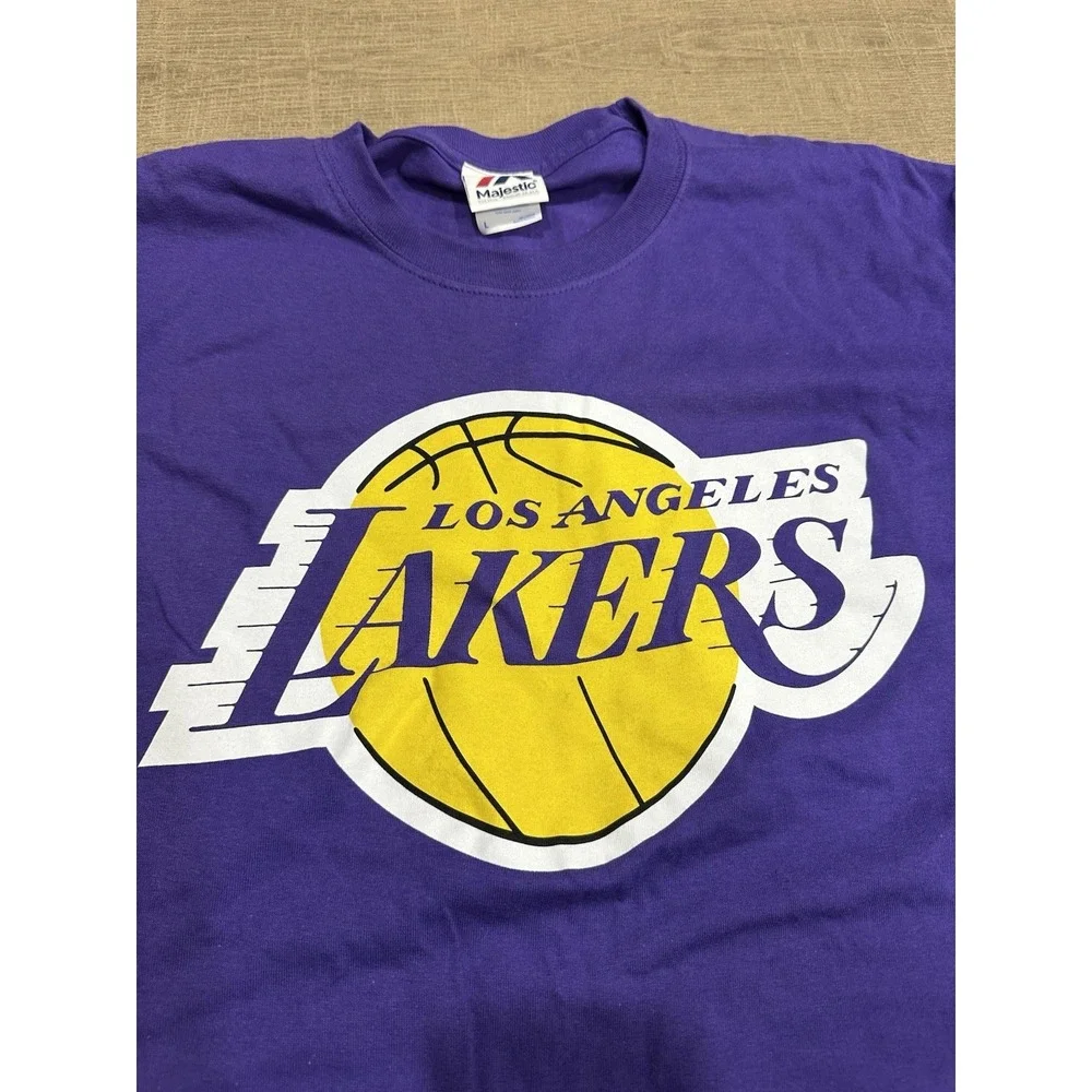 Majestic Los Angeles Lakers Men;s Purple T Shirt Size Large‎